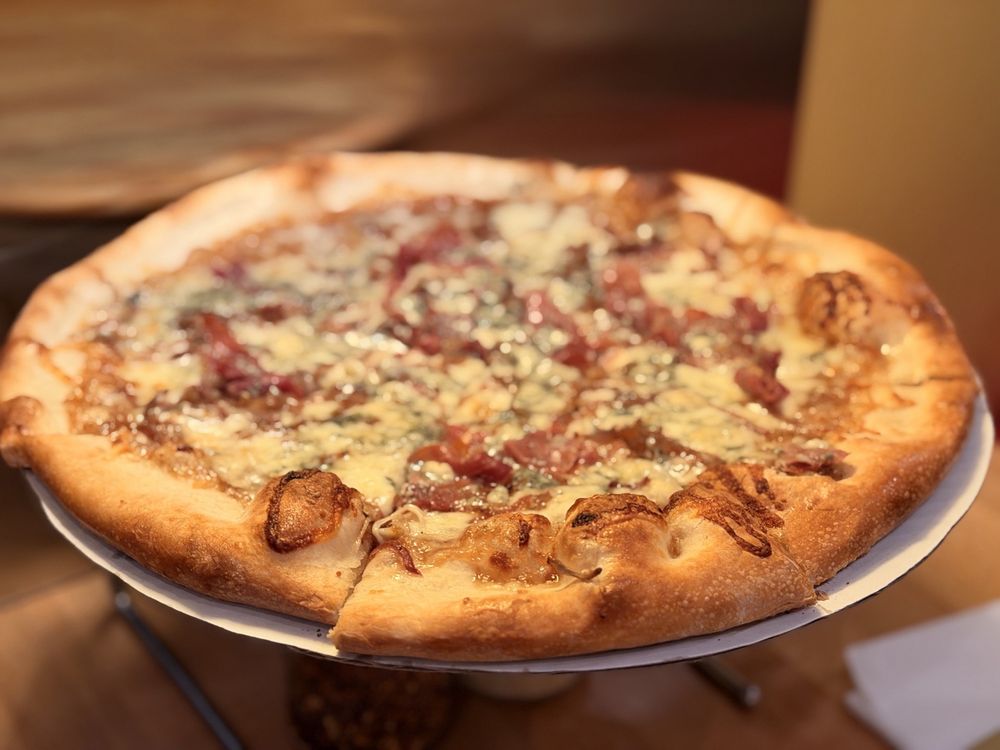 Dewey's Pizza - Overland Park
